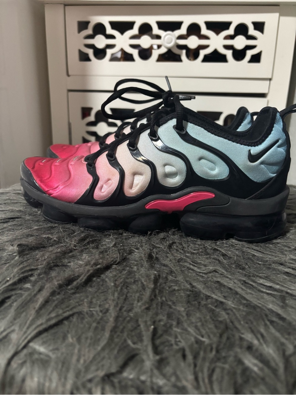 Nike Women’s Pink to Light Blue Gradient VaporMax-Style Sneakers